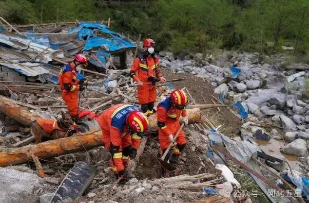 油動(dòng)式大載荷長(zhǎng)航時(shí)無人直升機(jī)——打造我國(guó)應(yīng)急救援、防汛救災(zāi)、森林草原消防的“新質(zhì)戰(zhàn)斗力”！